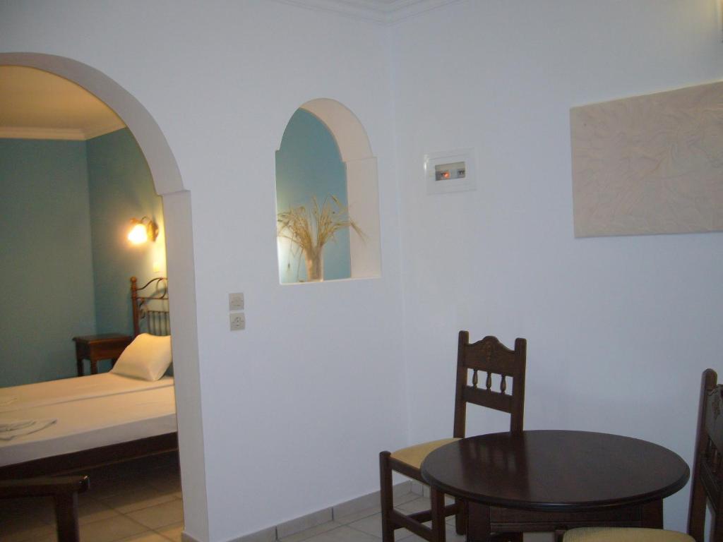 Aparthotel San Efrem Perissa  Pokoj fotografie